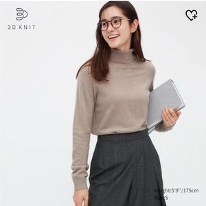 UNIQLO - CASHMERE TURTLENECK SWEATER (NWT) BEIGE